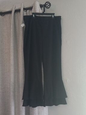 Fashion Nova Women's Maricel Ruffle-Hem Black Dress Pants